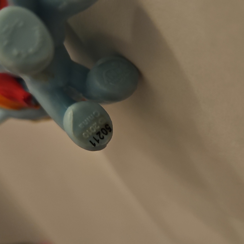 *FREE 2" Rainbow Dash Figure - Picture 5 of 6